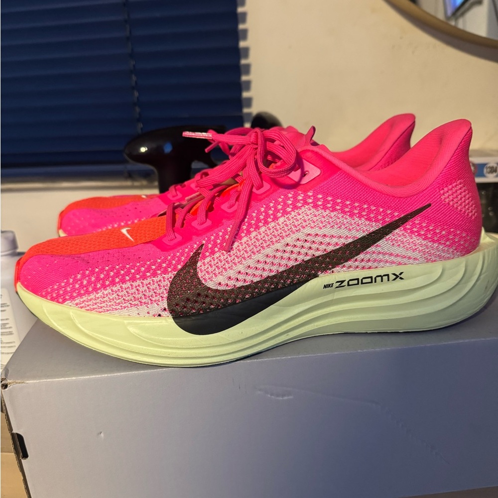 Nike ZoomX Women's Athletic Shoes - Pink and White
